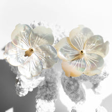 Load image into Gallery viewer, ANTHEIA WHITE FLOWER EARRINGS