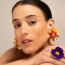 Load image into Gallery viewer, PRIMULA EARRINGS FUCHSIA
