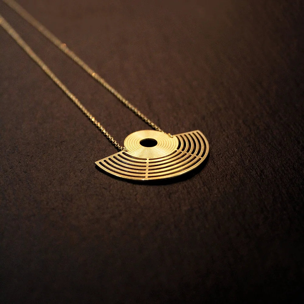 LARGE AMPHITHEATER NECKLACE