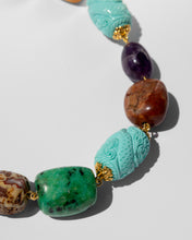 Load image into Gallery viewer, IANTHI SHORT NECKLACE WITH STONES
