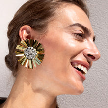 Load image into Gallery viewer, DIDI GOLD FLOWER CLIP EARRINGS
