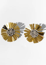 Load image into Gallery viewer, DIDI GOLD FLOWER CLIP EARRINGS
