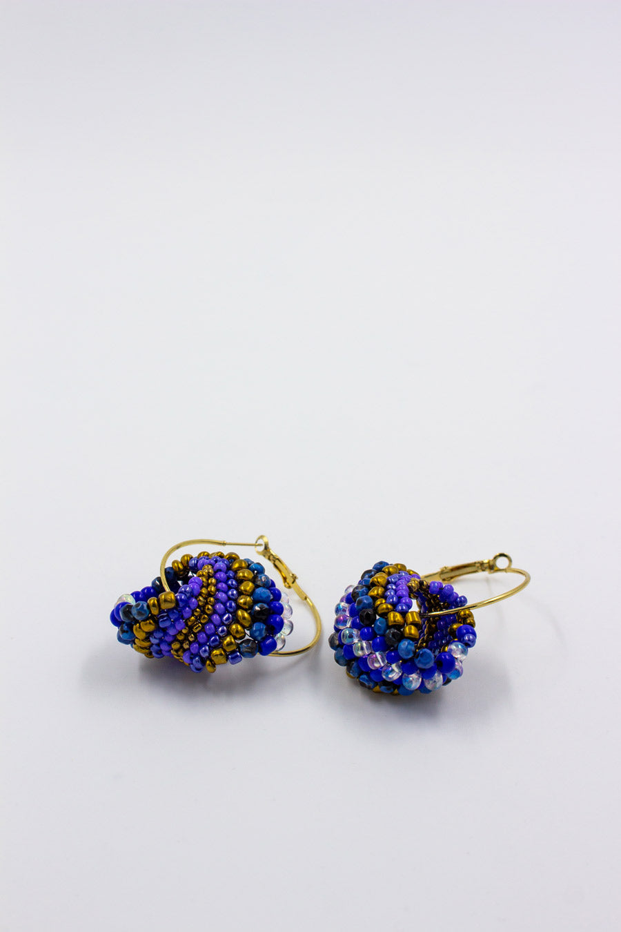 LARGE KNITTED BLUE HOOPS