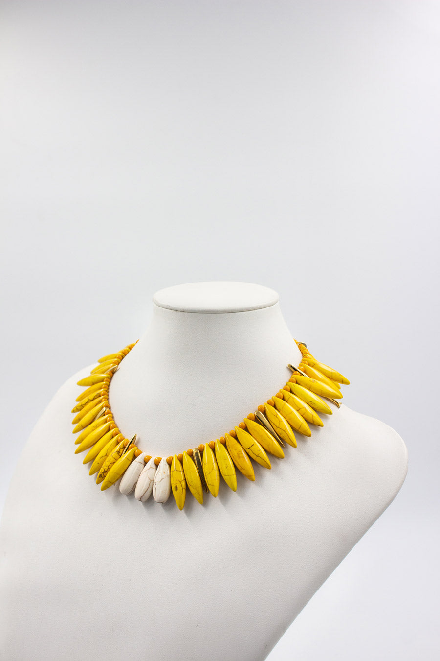 YELLOW CHAOLITE NECKLACE