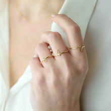 Load image into Gallery viewer, OVAL RING WITH DIAMONDS
